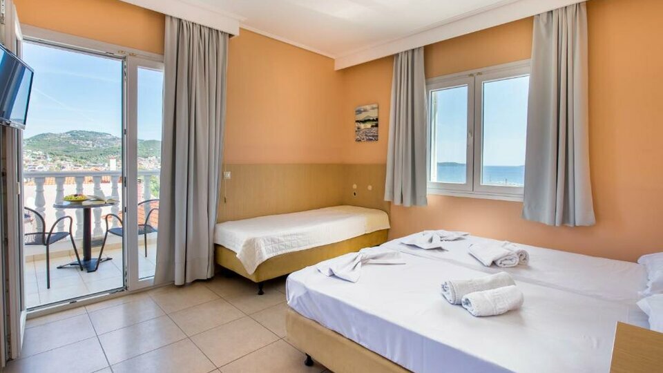 Tiara Holidays - Antonios Hotel - triple room